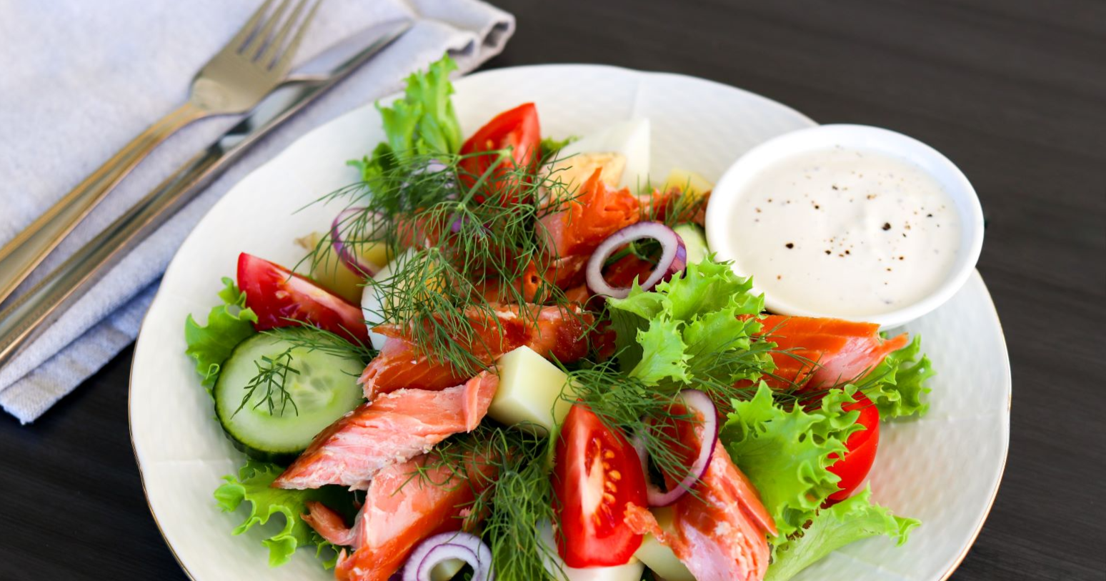 Savulohisalaatti Ruoka & Koti